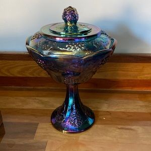 COLONY INDIANA BLUE CARNIVAL
GLASS PEDESTAL COMPOTE W/ LID in
HARVEST GRAPE